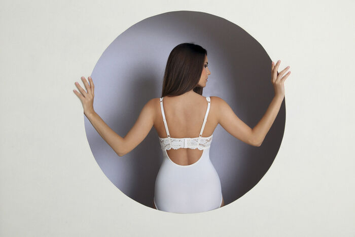 Sassa Body mit Elastikspitze WEISS