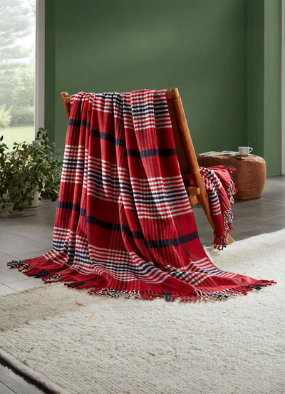 Wohndecke mit Karo-Dessin und Fransen 