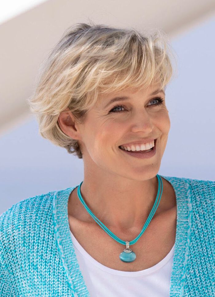 Eleganz in drei Reihen: Die perfekte Halskette f&uuml;r jeden Anlass 