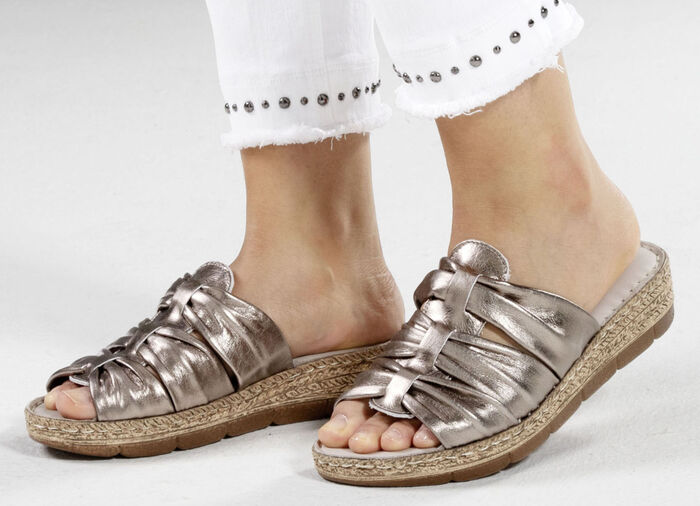 Andrea Conti Schlauchriemchen-Pantolette aus Nappaleder ALTSILBER