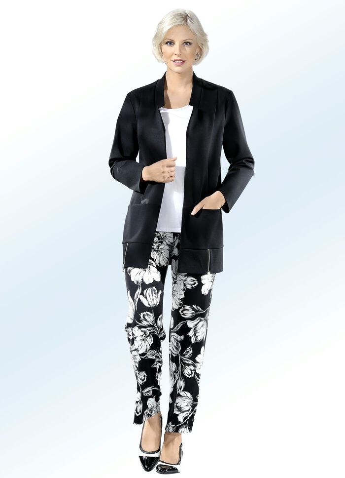 Hose in modischer Weite 