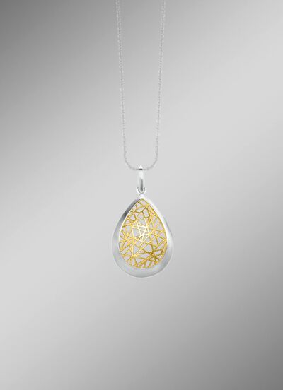 Tropfenf&ouml;rmiger Anh&auml;nger mit raffiniertem Bicolor-Design 