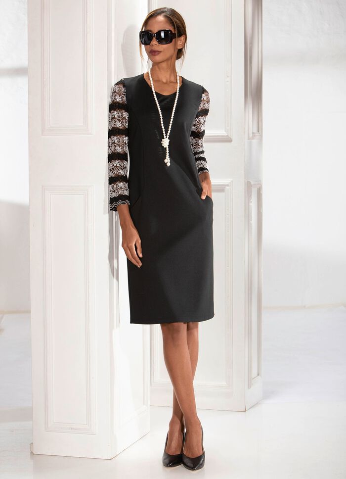 Kleid mit silberfarbenem Zierstepp 