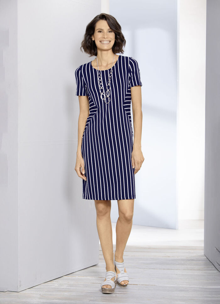 Kleid in angesagter Streifenoptik 