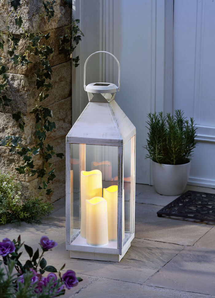Gro&szlig;e Laterne mit 3 warmwei&szlig;en LED-Kerzen 