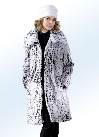 Kurzmantel mit Pelzhakenverschlüssen 