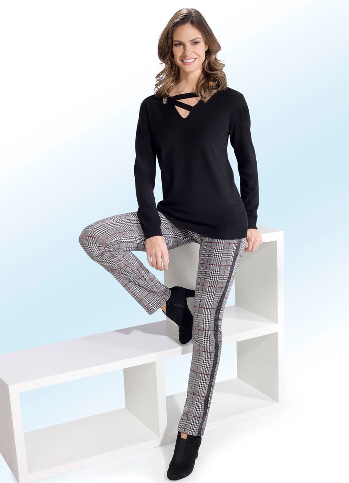 Pullover mit dekorativem Ausschnitt SCHWARZ