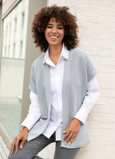 Strickweste mit Strukturmuster 