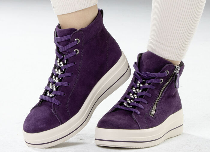 Remonte Bootie mit funkelnder Zierkette an der Schnürung LILA