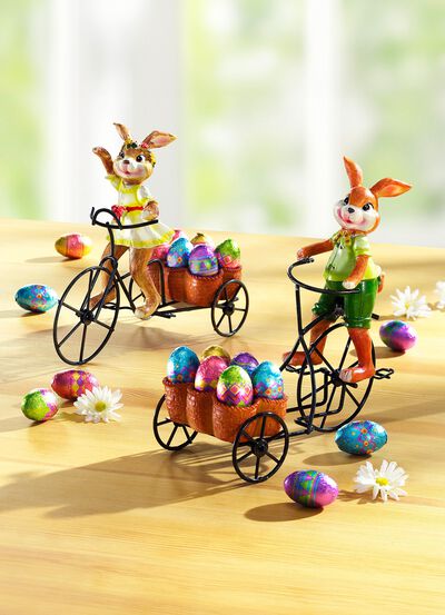 Verschiedene Osterhasen mit Vollmilchschokolade 