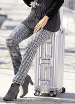 Hose mit angesagter Karo-Dessinierung 