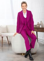 Hosenanzug in der modischen Farbe fuchsia 