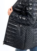 Jacke mit verschiedenen Steppvariationen 