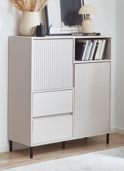 Highboard mit aufwendiger Rillenfront 