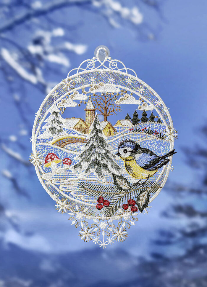 Fensterbild Winterdorf aus echter Plauener Spitze 