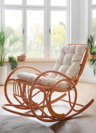 Schaukelstuhl aus handgeflochtenem Rattanrohr 