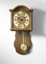 Wanduhr aus Holz mit Funkuhrwerk EICHE