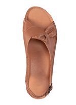 Sandale aus teilweise perforiertem Nappaleder COGNAC