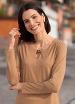 Shirt mit  Zierring am Halsausschnitt in 2 Farben CAMEL