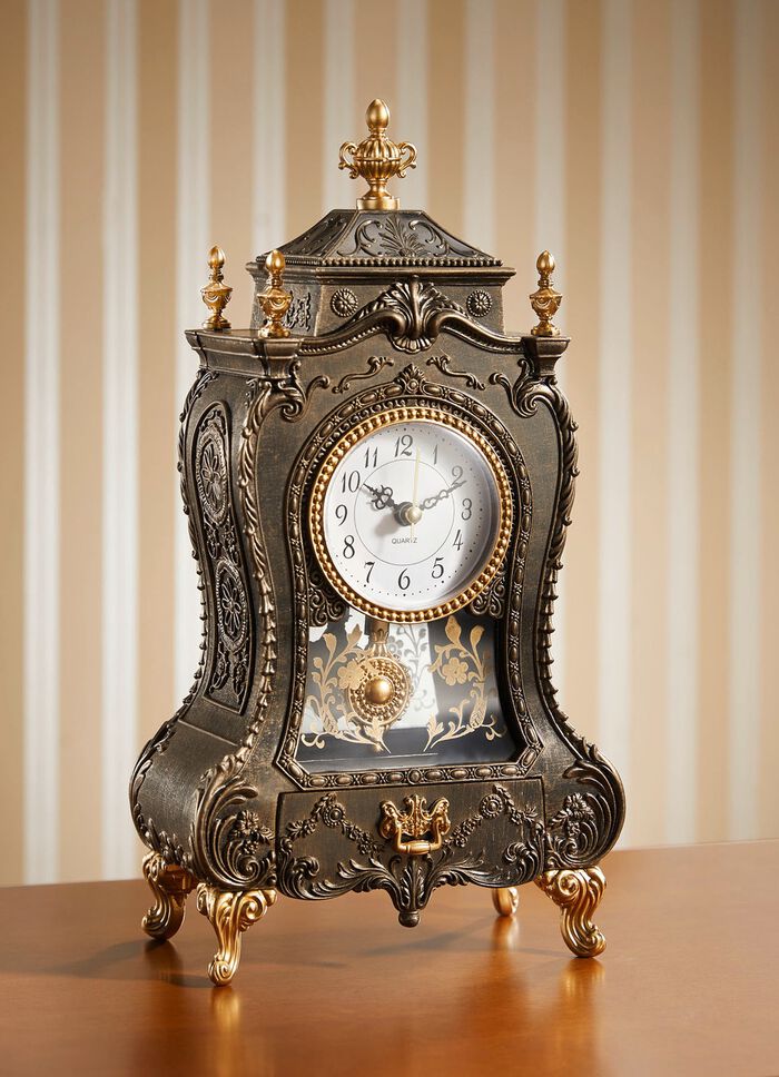 Spieluhr in antiker Verkleidung 