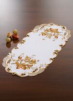 Filigran gearbeitete Tisch- und Raumdekoration ECRU