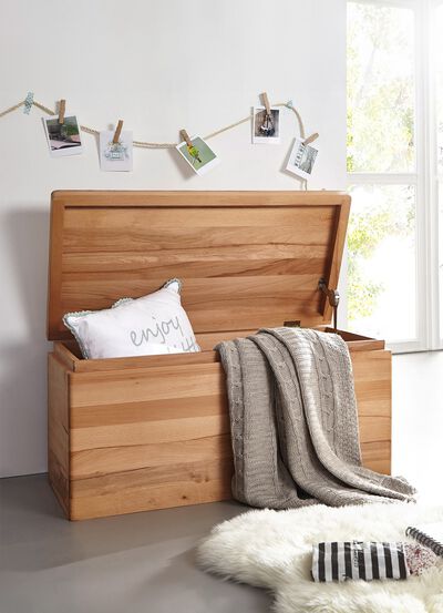 Massivholz Truhe mit gerundeten Ecken und Kanten 