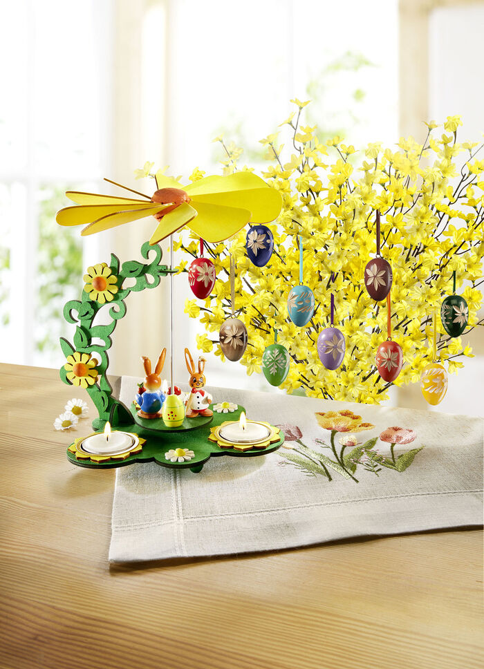 Tischpyramide aus Holz