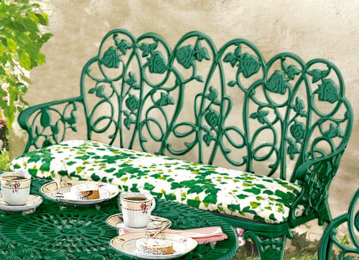 Formgerecht gearbeitete Auflagen 