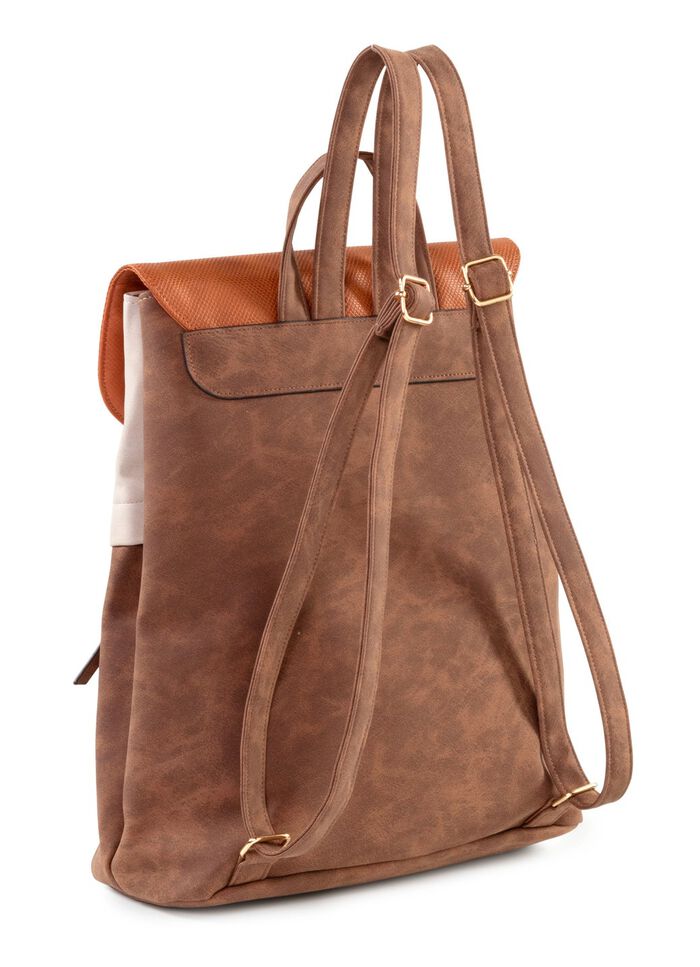 Rucksack mit &Uuml;berschlag und Drehschloss 