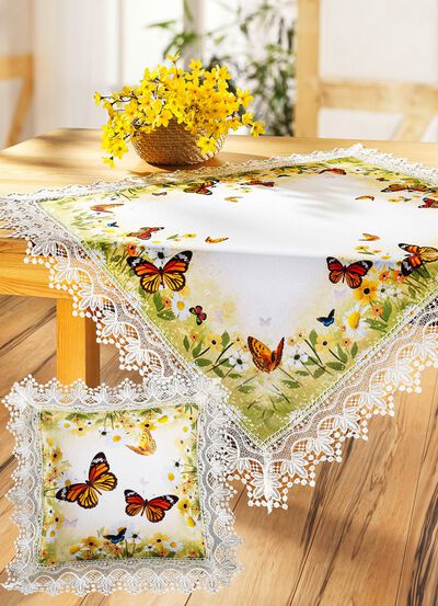 Tisch- und Raumdekoration mit aufwendiger Spitze 