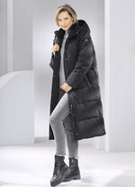 Daunenmantel mit fester Kapuze 