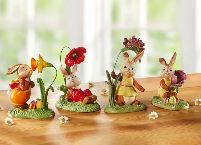 Hasen mit fr&uuml;hlingshafte Blumen aus Feinsteingut BUNT