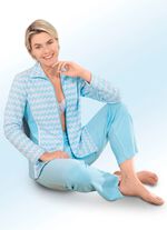 Hausanzug mit Zick-Zack-Dessin 